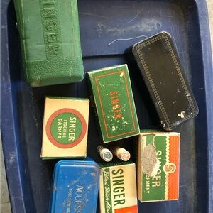 Singer Vintage Sewing Accessory Set - Green, Black, Blue